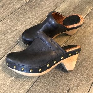 Lucky Brand Clogs 6.5. $25